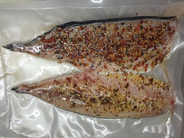 Makrelenfilet grillfertig gewürzt mit Pfeffer und Knoblauch 250g